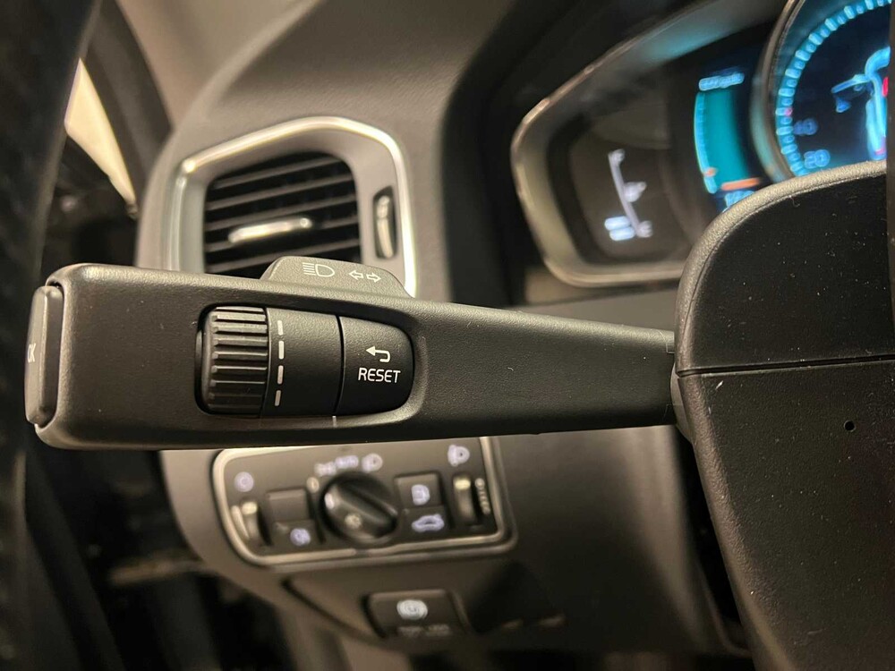 Volvo V60 1.6 D2 Summum 114pk 2013 (Origineel-NL), SX-575-L