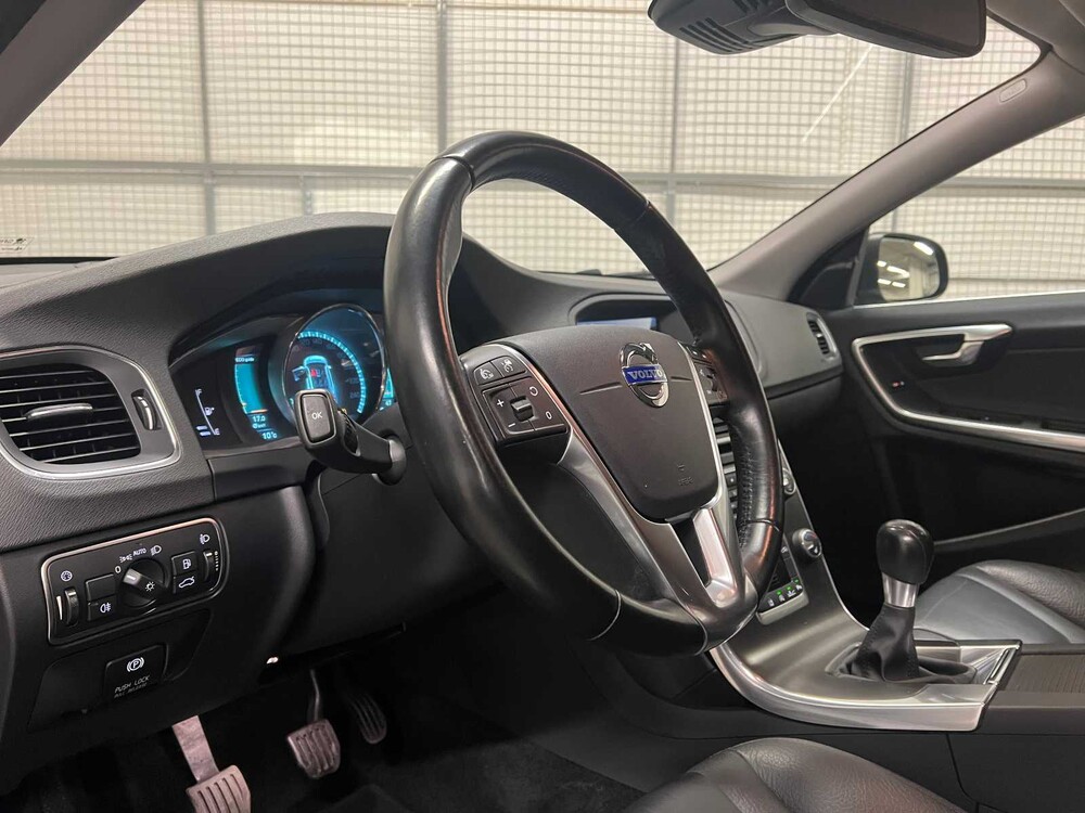 Volvo V60 1.6 D2 Summum 114pk 2013 (Origineel-NL), SX-575-L