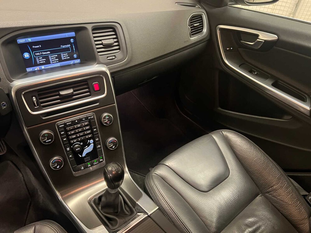 Volvo V60 1.6 D2 Summum 114pk 2013 (Origineel-NL), SX-575-L