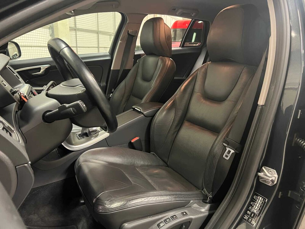Volvo V60 1.6 D2 Summum 114pk 2013 (Origineel-NL), SX-575-L