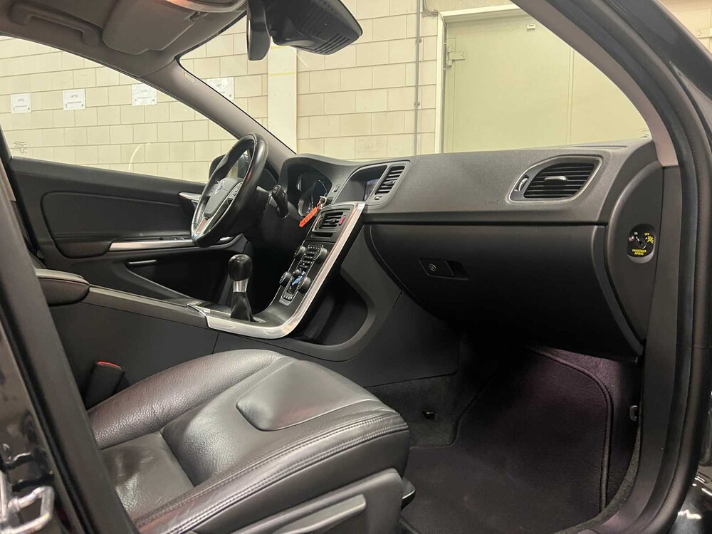 Volvo V60 1.6 D2 Summum 114pk 2013 (Origineel-NL), SX-575-L