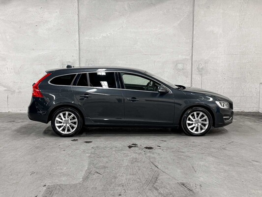 Volvo V60 1.6 D2 Summum 114hp 2013 (Original-NL), SX-575-L