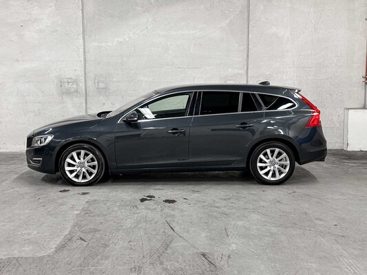 Volvo V60 1.6 D2 Summum 114hp 2013 (Original-NL), SX-575-L