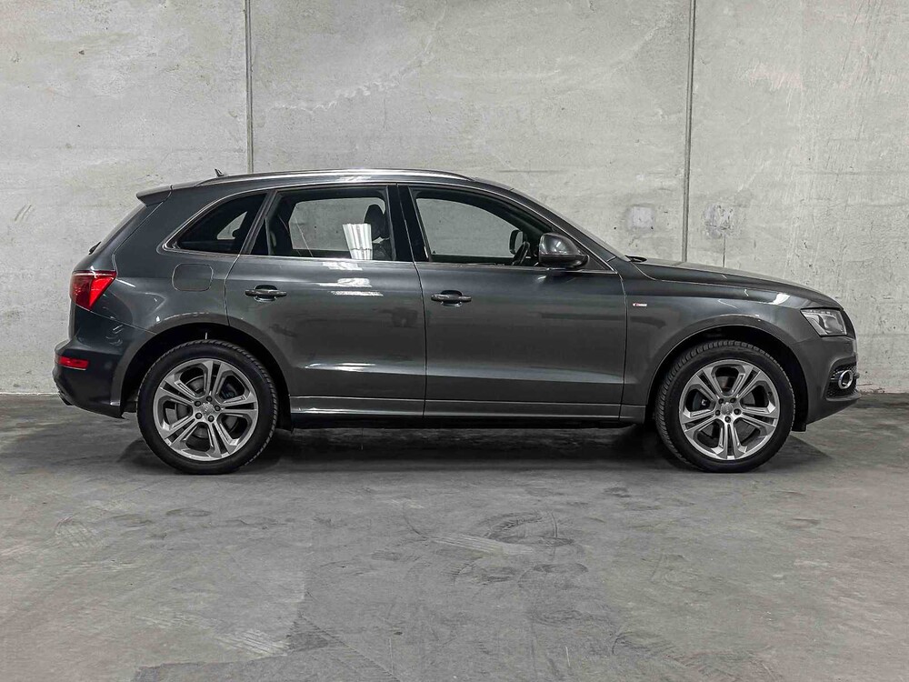 Audi Q5 3.2 FSI V6 Quattro S-line 271pk 2011, 52-XXH-7