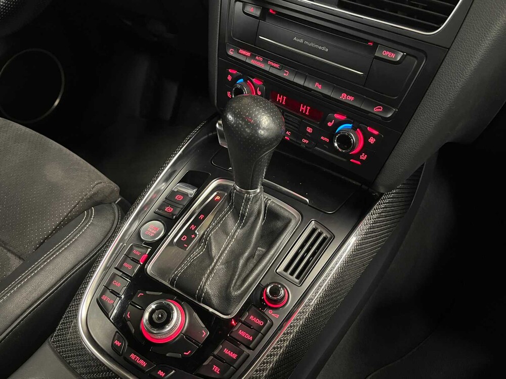 Audi Q5 3.2 FSI V6 Quattro S-line 271pk 2011, 52-XXH-7