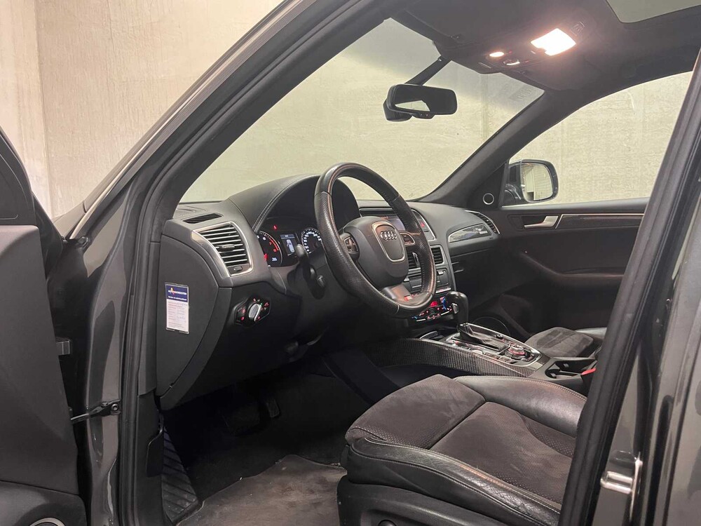Audi Q5 3.2 FSI V6 Quattro S-line 271pk 2011, 52-XXH-7