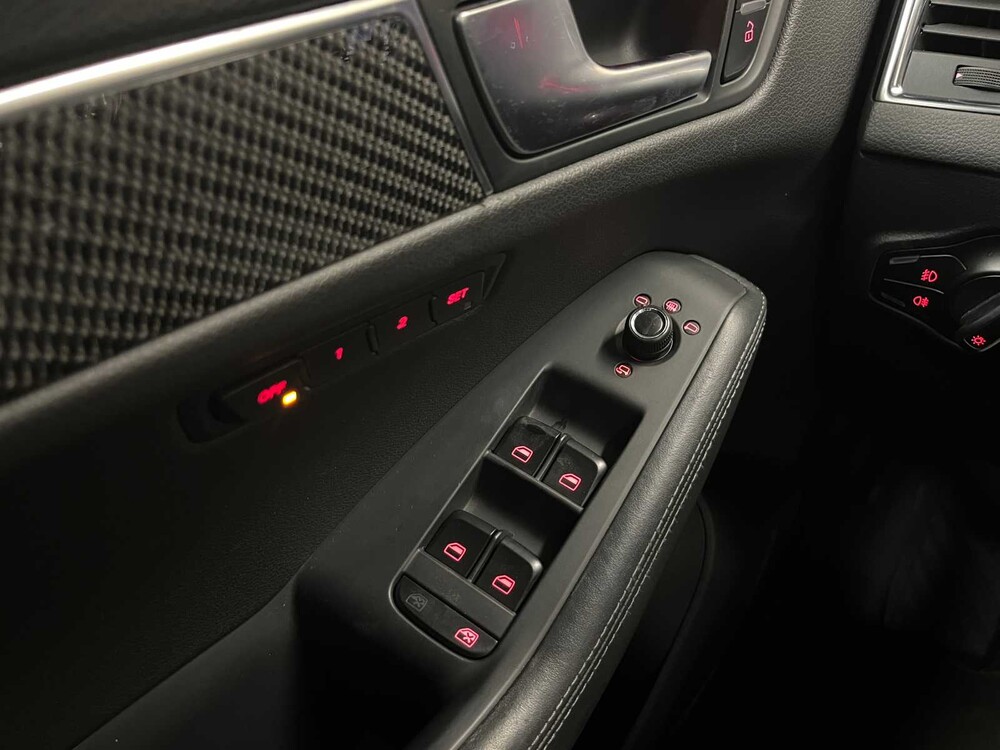 Audi Q5 3.2 FSI V6 Quattro S-line 271pk 2011, 52-XXH-7