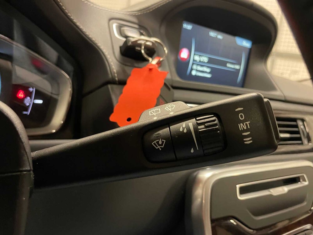 Volvo V70 2.0 D3 Inscription 150pk 2017 (Origineel-NL), NB-844-H