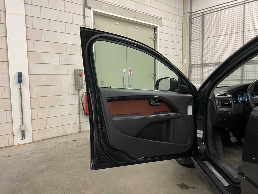 Volvo V70 2.0 D3 Inscription 150pk 2017 (Origineel-NL), NB-844-H