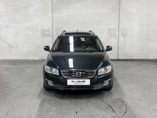 Volvo V70 2.0 D3 Inscription 150hp 2017 (Original-NL), NB-844-H