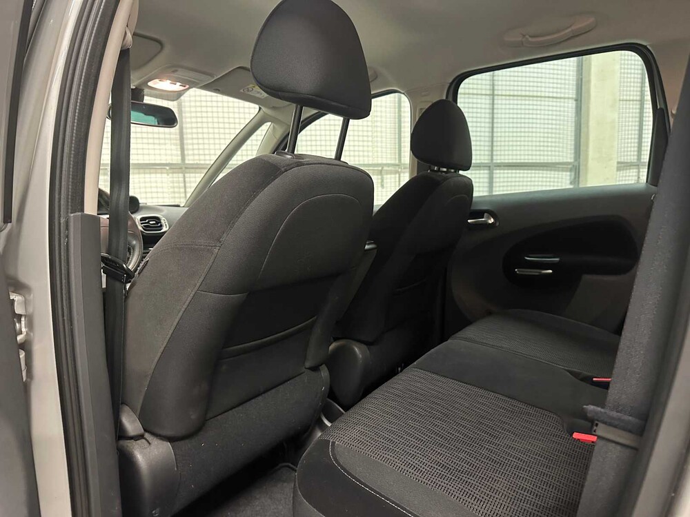 Citroen C3 Picasso 1.2 PureT Exclusive 110pk 2015 (Origineel-NL), 9-ZSZ-92