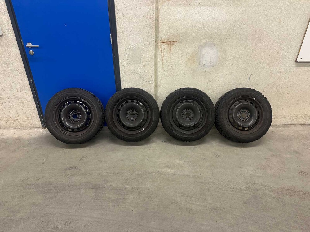 Audi A6 Limousine 2.4 Pro Line 177pk 2004 (Origineel-NL), 03-PP-XT