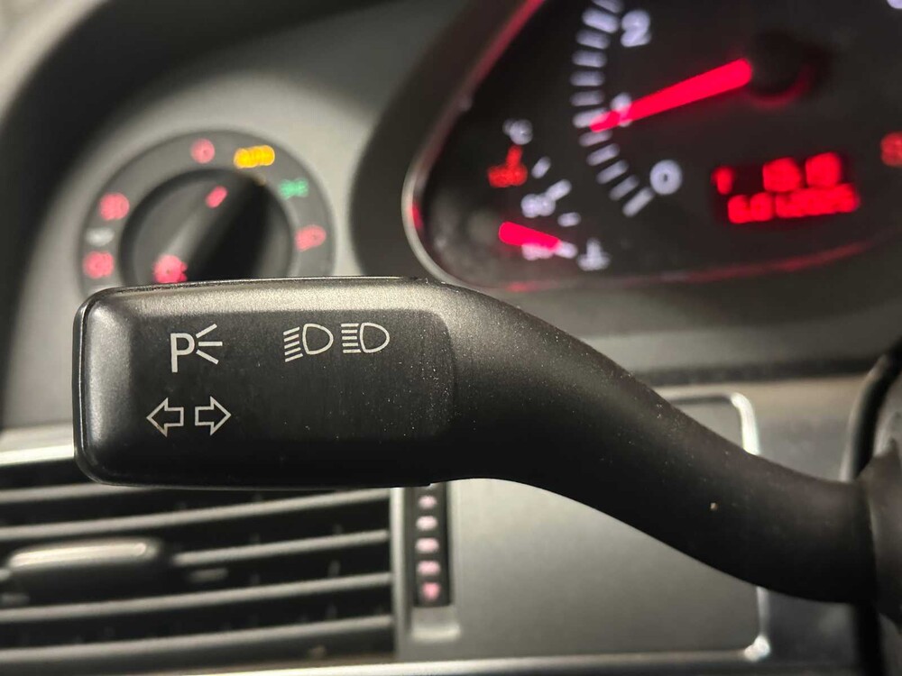 Audi A6 Limousine 2.4 Pro Line 177pk 2004 (Origineel-NL), 03-PP-XT