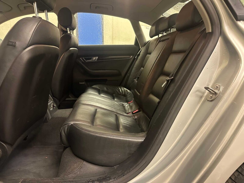 Audi A6 Limousine 2.4 Pro Line 177pk 2004 (Origineel-NL), 03-PP-XT