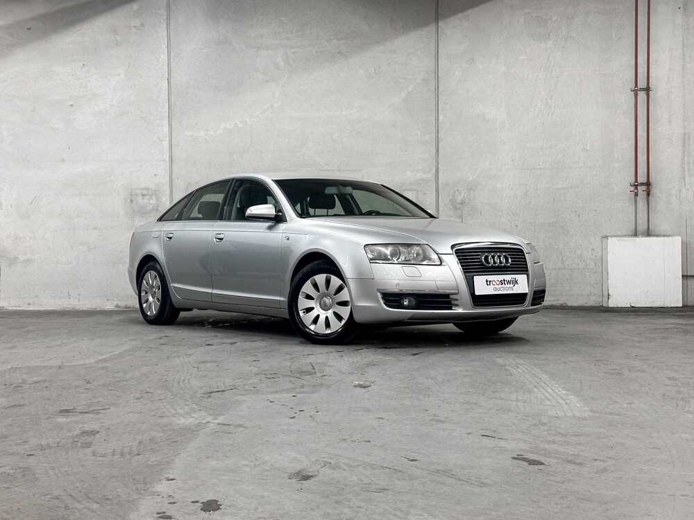 Audi A6 Limousine 2.4 Pro Line 177pk 2004 (Origineel-NL), 03-PP-XT