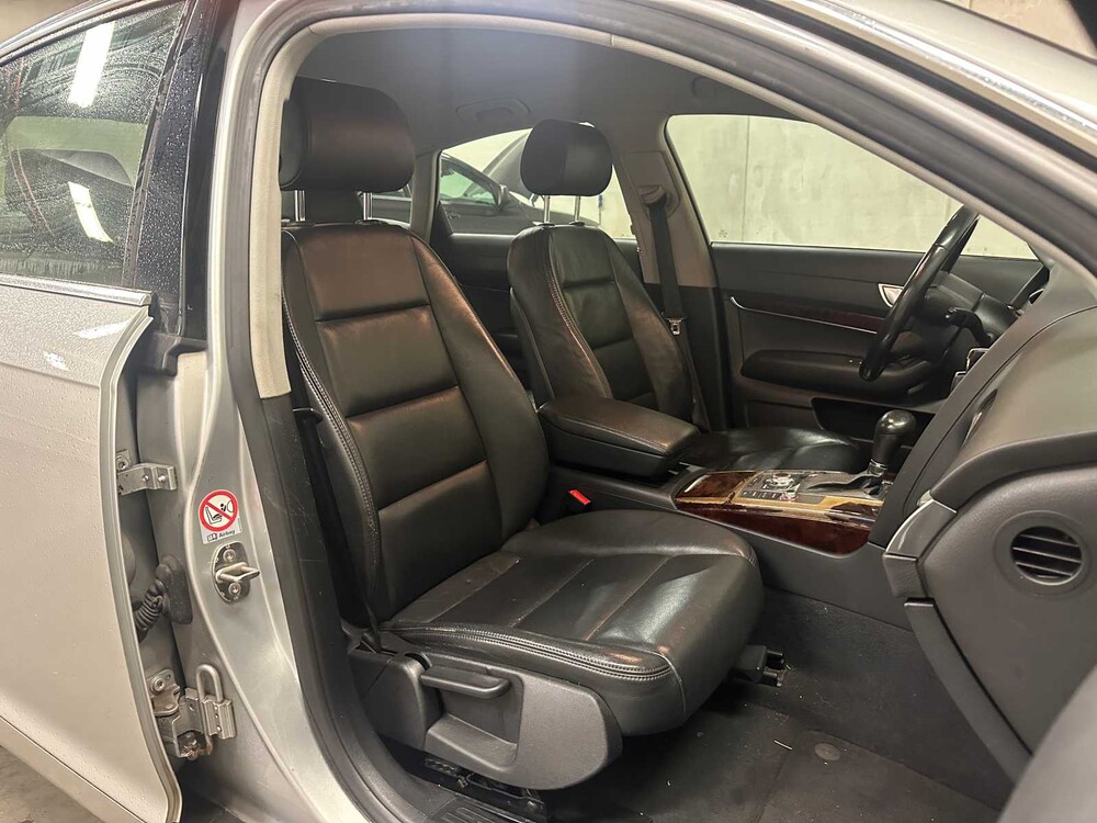 Audi A6 Limousine 2.4 Pro Line 177pk 2004 (Origineel-NL), 03-PP-XT