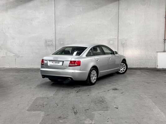 Audi A6 Saloon 2.4 Pro Line 177hp 2004 (Original-NL), 03-PP-XT