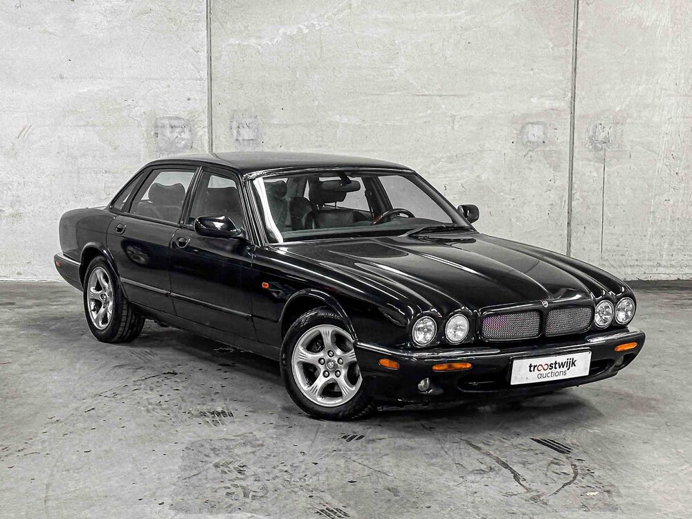 Jaguar XJ 3.2 V8 Executive 237pk 2001 (Origineel-NL), 55-GS-RX Youngtimer