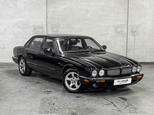 Jaguar XJ 3.2 V8 Executive 237hp 2001 (Original-NL), 55-GS-RX Youngtimer