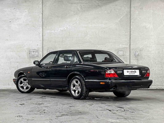 Jaguar XJ 3.2 V8 Executive 237hp 2001 (Original-NL), 55-GS-RX Youngtimer