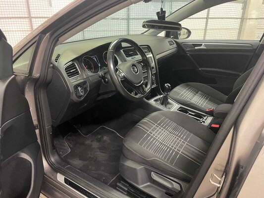 Volkswagen Golf 1.4 TSI Connected Series 125hp 2016, KT-946-X