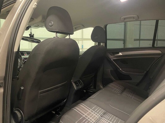 Volkswagen Golf 1.4 TSI Connected Series 125hp 2016, KT-946-X