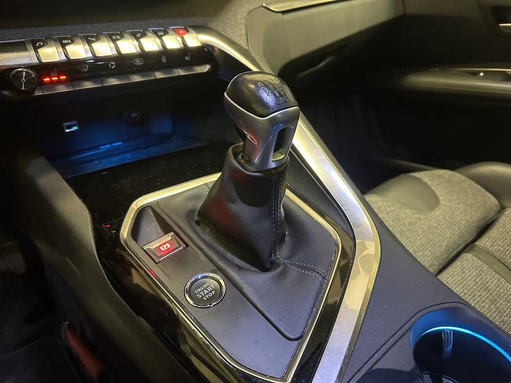 Peugeot 3008 1.2 PureTech Blue Lease Premium 131PS 2020, H-276-PH