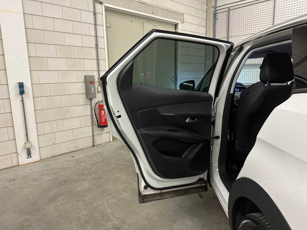 Peugeot 3008 1.2 PureTech Blue Lease Premium 131PS 2020, H-276-PH