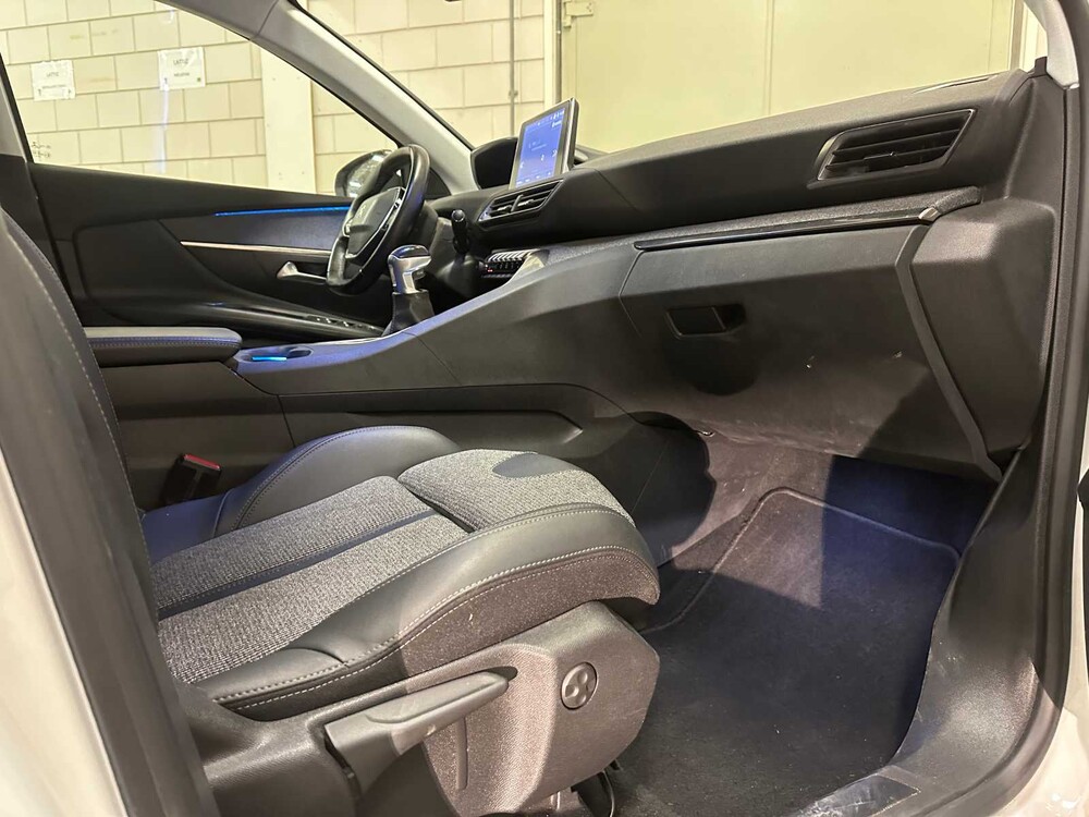 Peugeot 3008 1.2 PureTech Blue Lease Premium 131PS 2020, H-276-PH