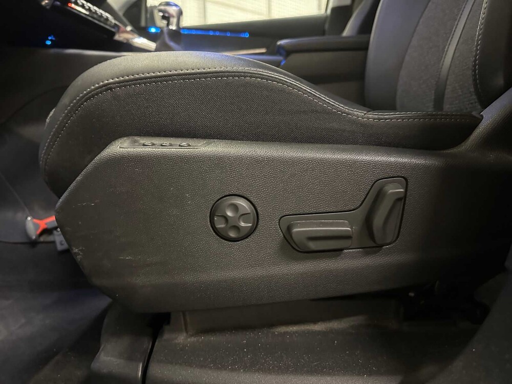 Peugeot 3008 1.2 PureTech Blue Lease Premium 131PS 2020, H-276-PH