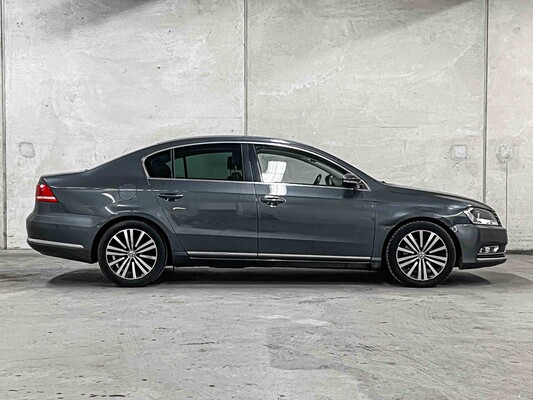 Volkswagen Passat 1.4 TSI Highline BlueMotion 122hp 2012 (Original-NL), 95-TDZ-6