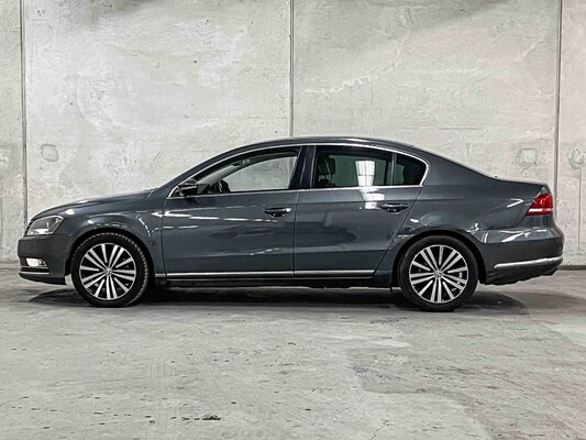 Volkswagen Passat 1.4 TSI Highline BlueMotion 122hp 2012 (Original-NL), 95-TDZ-6