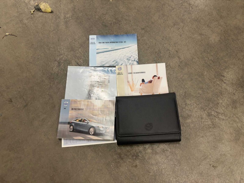 Volvo V40 1.6 D2 Kinetic 114PS 2013, 4-KRB-41