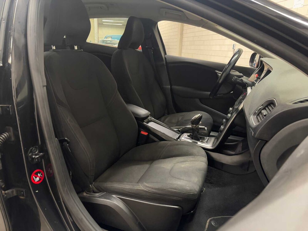 Volvo V40 1.6 D2 Kinetic 114PS 2013, 4-KRB-41