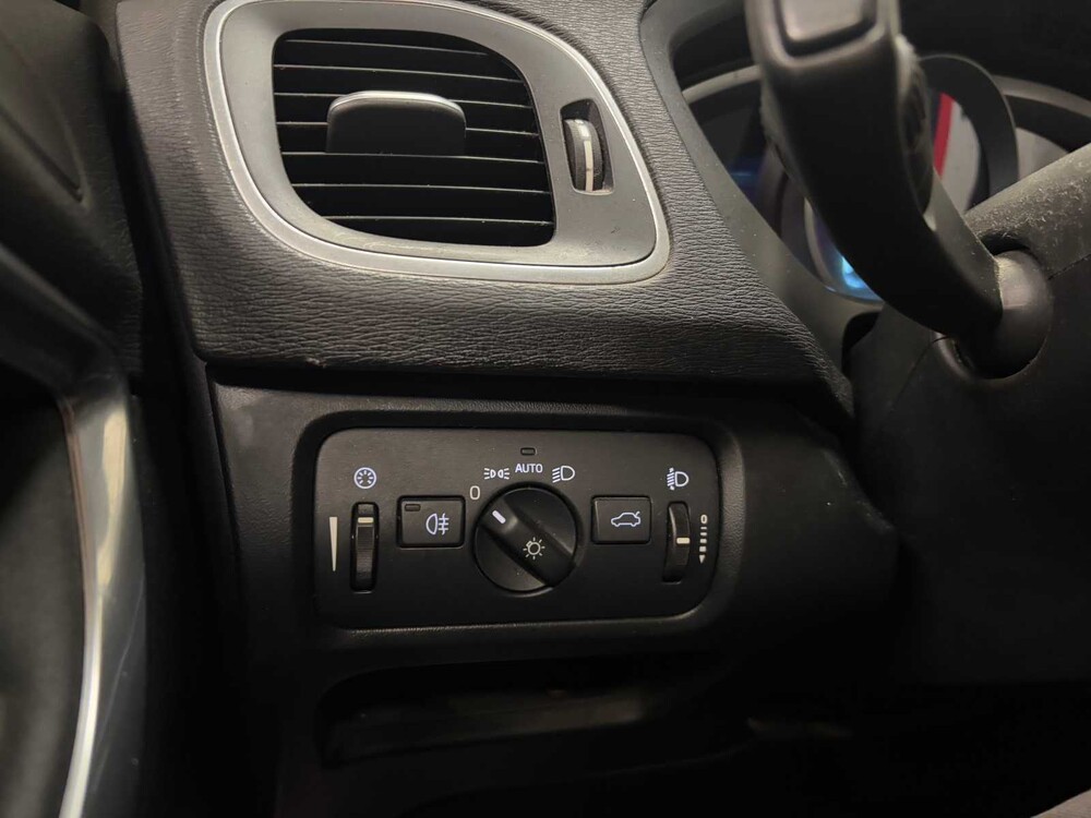 Volvo V40 1.6 D2 Kinetic 114PS 2013, 4-KRB-41