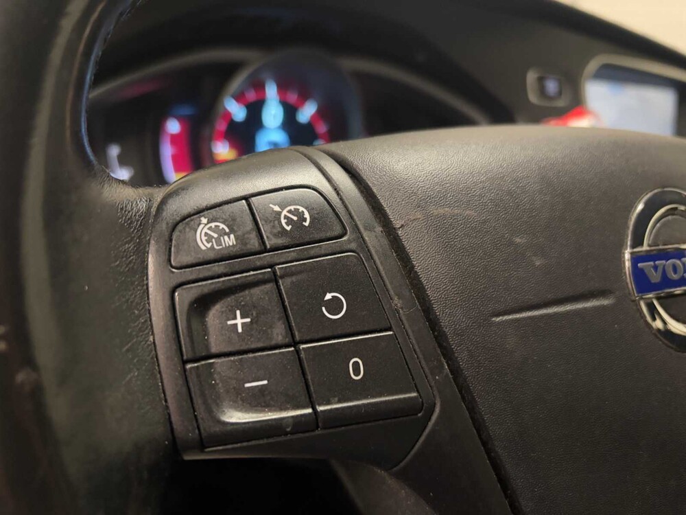 Volvo V40 1.6 D2 Kinetic 114PS 2013, 4-KRB-41