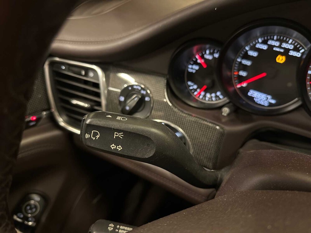 Porsche Panamera Turbo 4.8 V8 Sport-Chrono 500PS 2010, K-669-TH