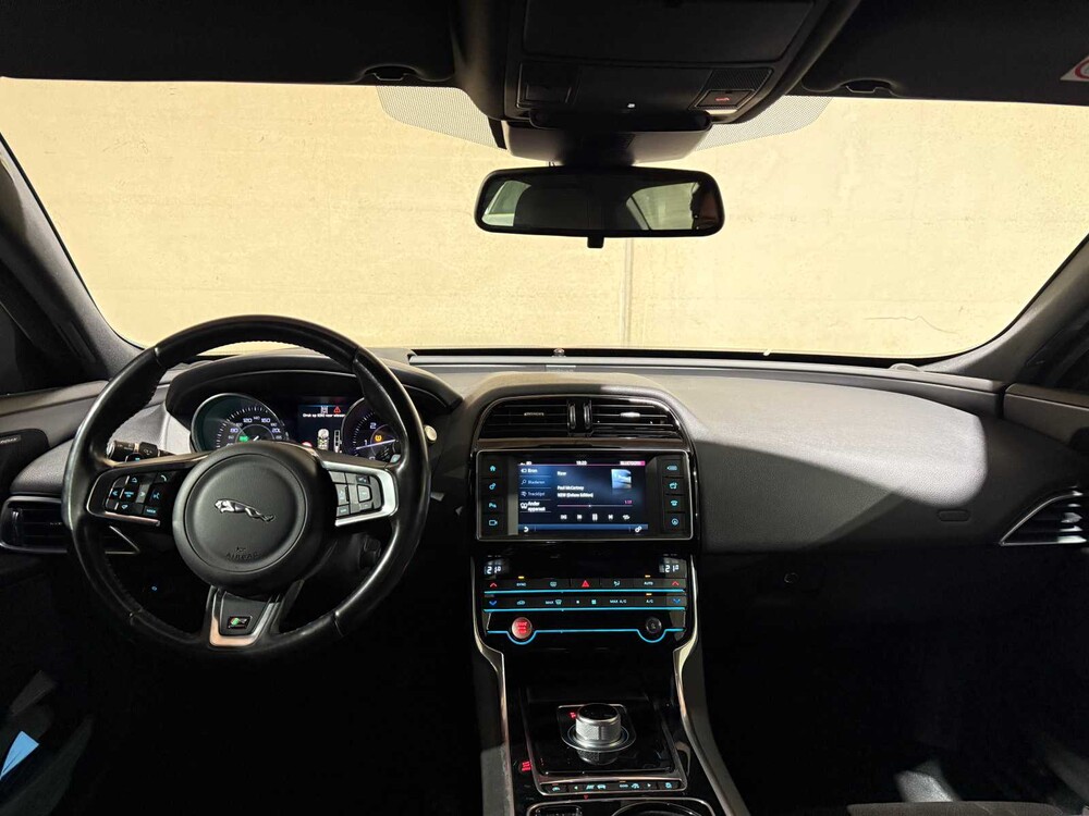 Jaguar XE 2.0 D R-Sport Portfolio X760 163PS 2015, GS-106-G