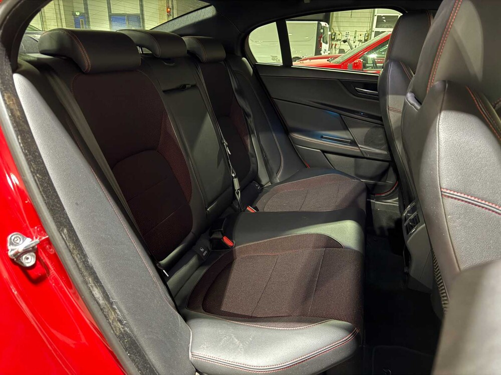 Jaguar XE 2.0 D R-Sport Portfolio X760 163PS 2015, GS-106-G