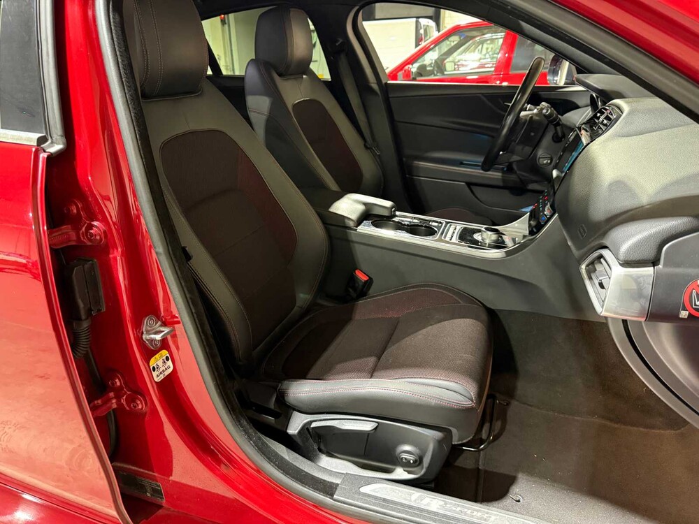 Jaguar XE 2.0 D R-Sport Portfolio X760 163PS 2015, GS-106-G