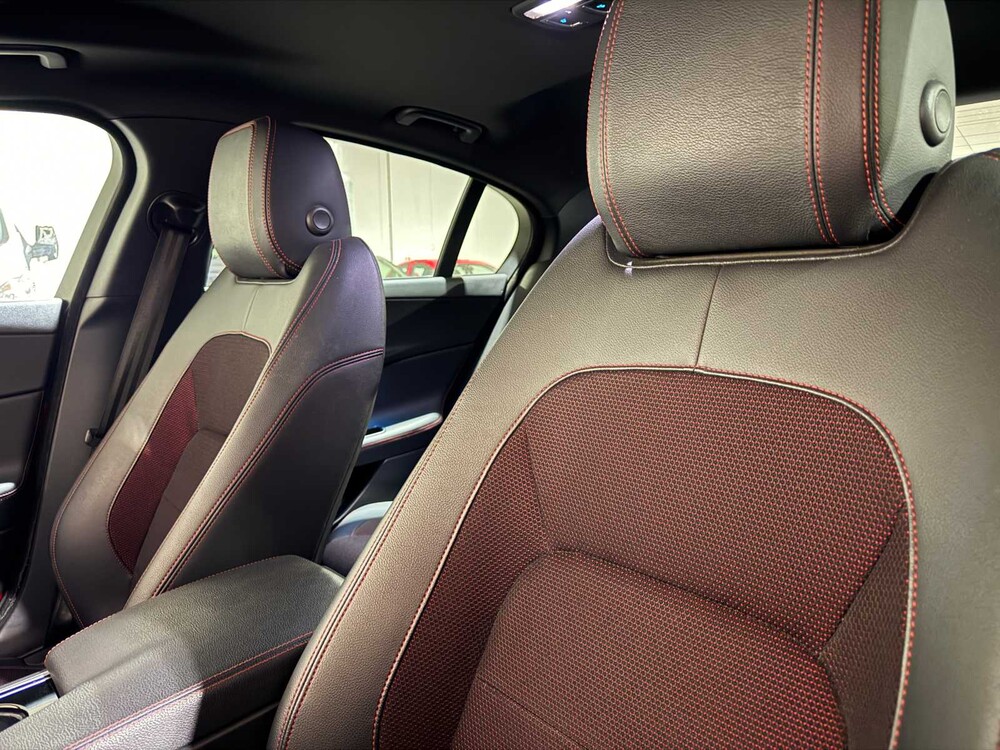 Jaguar XE 2.0 D R-Sport Portfolio X760 163PS 2015, GS-106-G