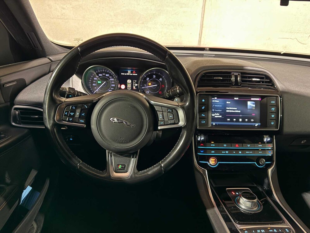 Jaguar XE 2.0 D R-Sport Portfolio X760 163PS 2015, GS-106-G