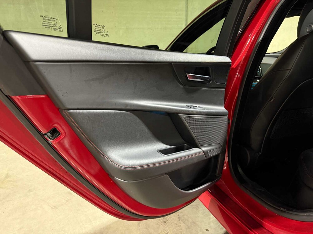 Jaguar XE 2.0 D R-Sport Portfolio X760 163PS 2015, GS-106-G