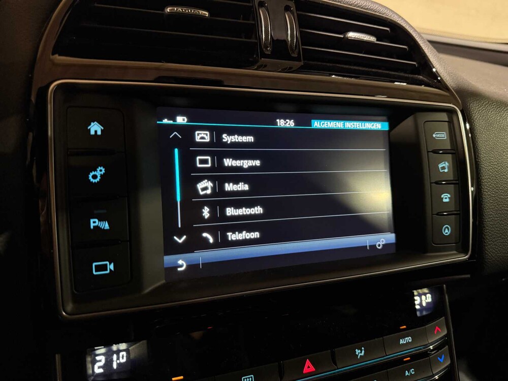 Jaguar XE 2.0 D R-Sport Portfolio X760 163PS 2015, GS-106-G