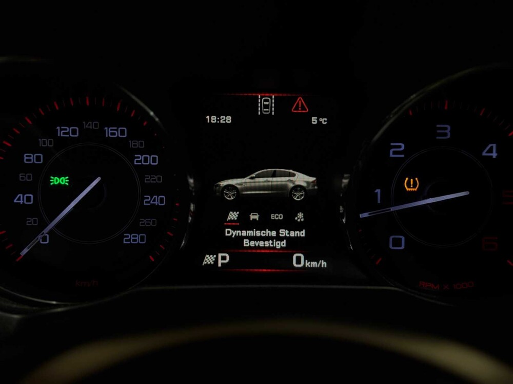 Jaguar XE 2.0 D R-Sport Portfolio X760 163PS 2015, GS-106-G