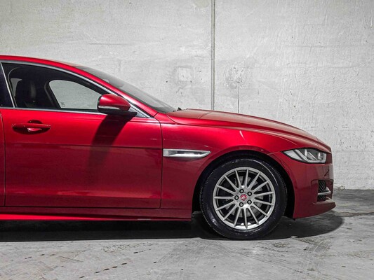 Jaguar XE 2.0 D R-Sport Portfolio X760 163pk 2015, GS-106-G