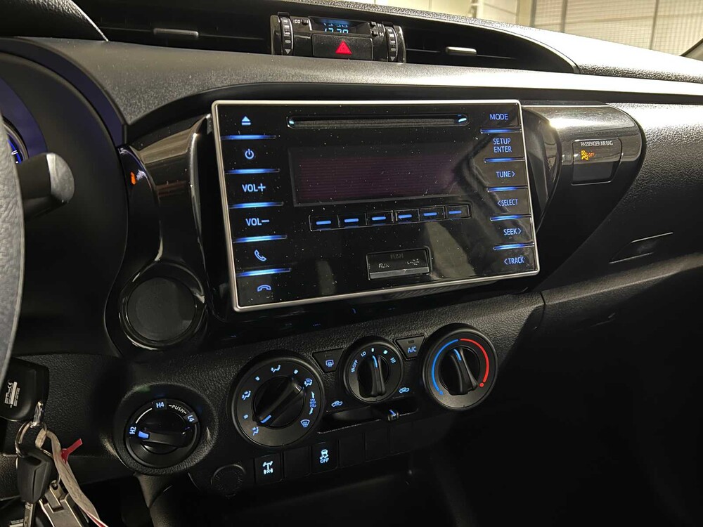 Toyota HiLux 2.4 D-4D-F Xtra Cab Cool Comfort 150hp 2017, V-185-FV Commercial Vehicle