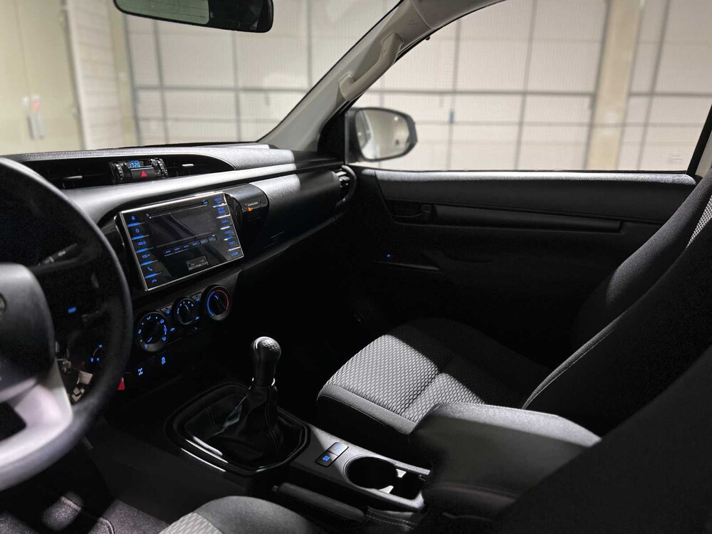 Toyota HiLux 2.4 D-4D-F Xtra Cab Cool Comfort 150hp 2017, V-185-FV Commercial Vehicle