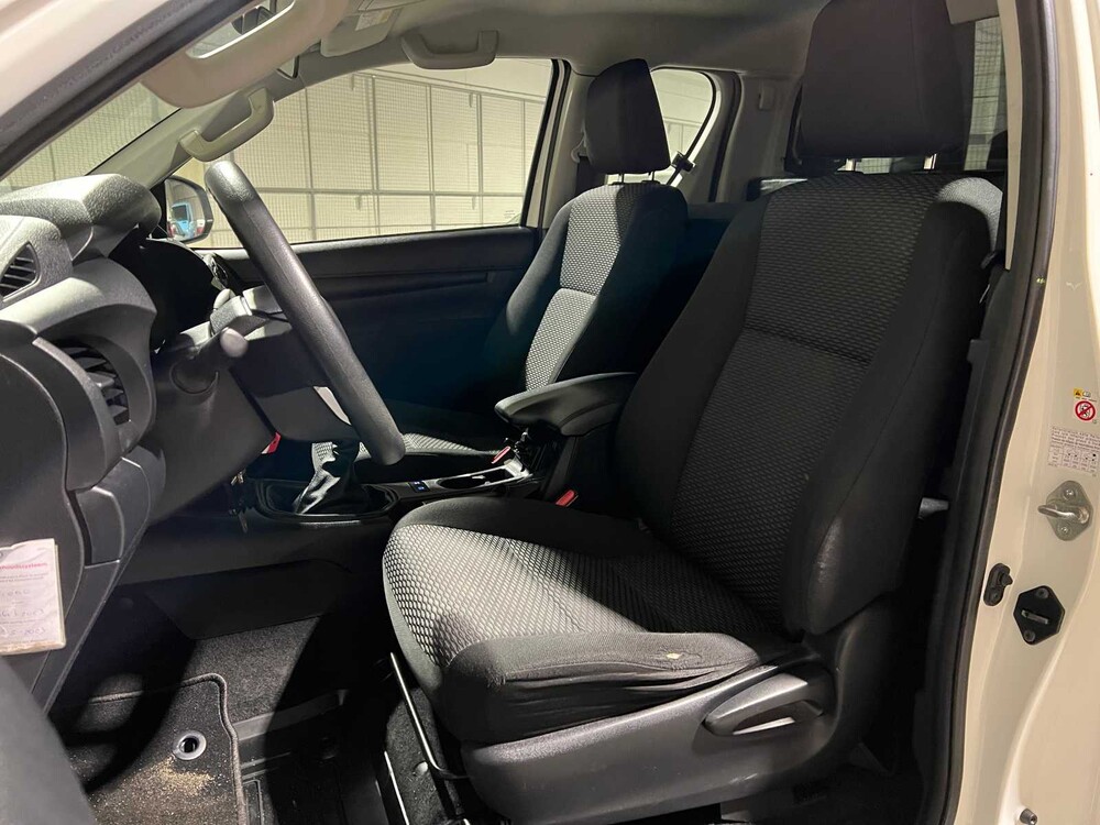 Toyota HiLux 2.4 D-4D-F Xtra Cab Cool Comfort 150hp 2017, V-185-FV Commercial Vehicle