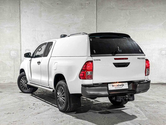 Toyota HiLux 2.4 D-4D-F Xtra Cab Cool Comfort 150pk 2017, V-185-FV Bedrijfswagen